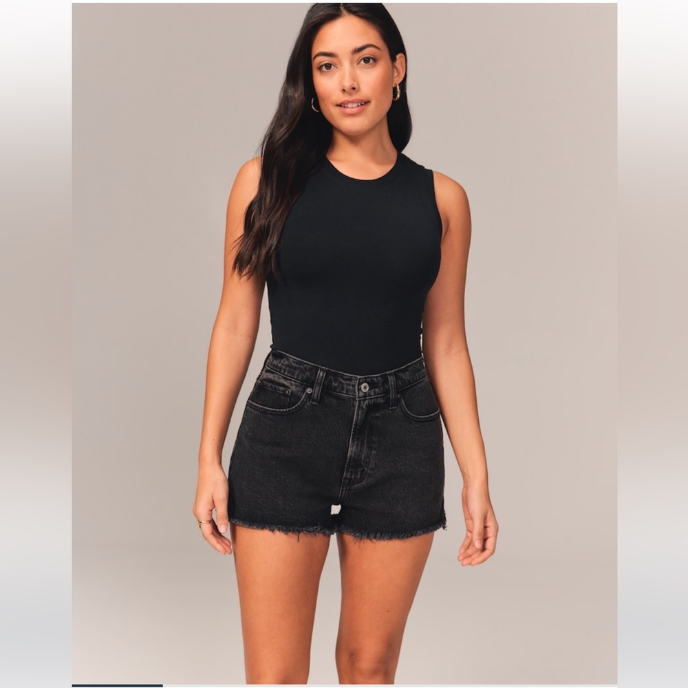 Abercrombie High Rise Mom Short